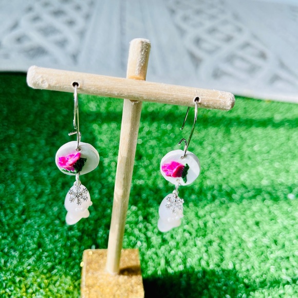 Earrings - Picture 3 of 5